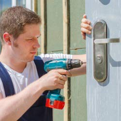Locksmith available throughout Upper Walthamstow E17